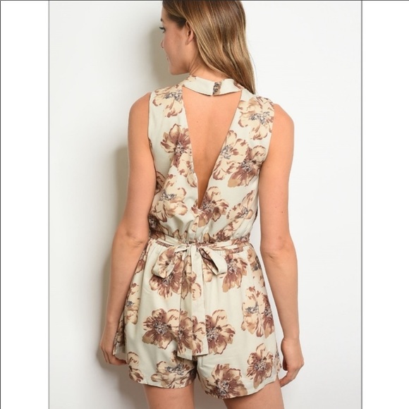LOVE RICHE Floral Sleeveless Romper - Picture 2 of 2